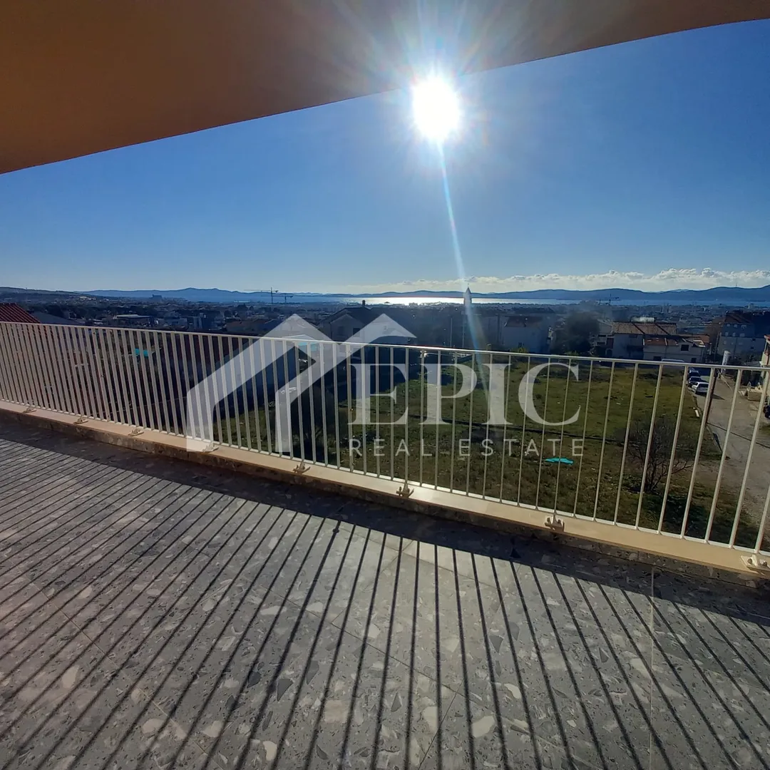 ZADAR, BILI BRIG – Moderan stan s panoramskim pogledom na more - cover