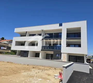 Trosoban Stan S Prekrasanim Pogledem, 100 M Od Plaže - Ninske Vodice, Nin