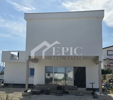 Stambena Zgrada S 3 Stana, Pogled Na More – Visoki Roh-Bau - Ražanac