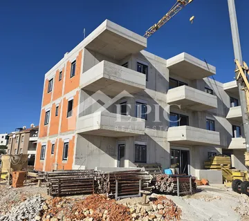 Novogradnja- Plovanija, Jednosoban Stan S Vrtom - Zadar