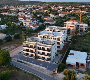SUKOŠAN - Dvosoban penthouse S6, izlaz iz stana na krovnu terasu - 92m2!