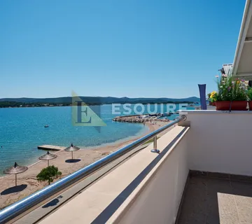 TURANJ - Jednosoban apartman 1. red do mora - 45m2 - Turanj, Sveti Filip i Jakov
