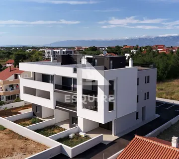 PRIVLAKA - Dvosoban troetažni stan S7, USELJIVO - 130m2