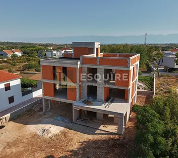 ZATON – prostrani apartman s vrtom i terasom u mirnom okruženju!! - Zaton, Nin