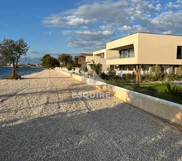 ZATON - Luksuzna četverosobna vila 1. red do mora - 260m2 - Zaton, Nin
