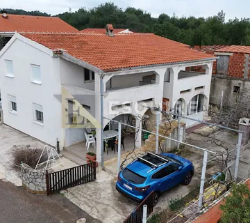 VIR - Apartmanska kuća sa 4 stambene jedinice - 243m2