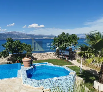 ČIOVO - SLATINE Villa u prvom redu do mora - Slatine, Split