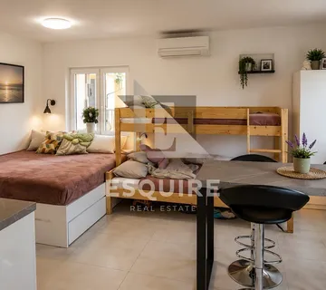 UGLJAN - Garsonijera 250m od mora - 25m2 - Ugljan, Preko