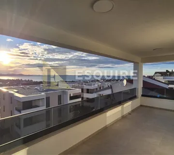DIKLOVAC - Luksuzan trosoban penthouse, garaža - 155m2 - Zadar