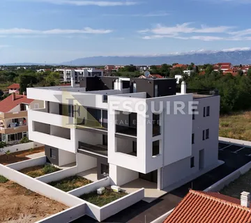 PRIVLAKA - Dvosoban troetažni stan S7, USELJIVO - 130m2