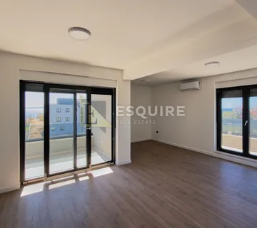 PRIVLAKA - Penthouse S5 s bazenom i pogledom na more - 90m2