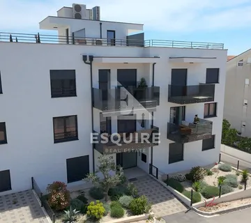 DIKLOVAC - Dvosoban stan na 1. katu + garaža - 76m2 - Zadar