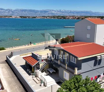 NIN - Apartmanska kuća 1. red do mora - 240m2