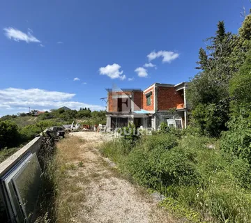 DIKLO - Samostojeća kuća u Roh-Bau fazi na atraktivnoj lokaciji - 292m2 - Diklo, Zadar