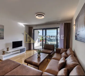 DIKLO - Dvosoban stan s velikim vrtom 30m od mora - 78m2 - Diklo, Zadar