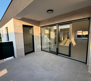 PRIVLAKA - Trosoban Penthouse S5 - 80m od mora