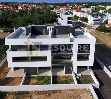 PRIVLAKA - Dvosoban stan S2 s vrtom, useljivo - 89m2