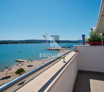 TURANJ - Jednosoban apartman 1. red do mora - 45m2 - Turanj, Sveti Filip i Jakov