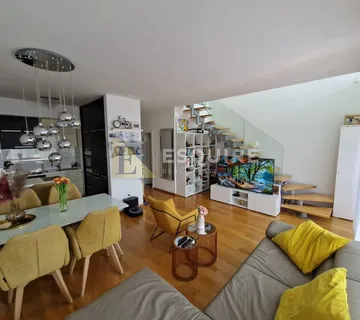 ZADAR - VIŠNJIK - Dvoetažni dvosobni stan s garažom - 91m2