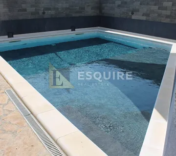 PAG - KOŠLJUN - Dvosobni dvoetažni stan s bazenom - 99m2 - Košljun, Pag