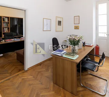 ZADAR - CENTAR - POSLOVNI PROSTOR na 2. katu - 39m2