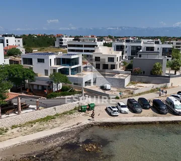 PRIVLAKA - Luksuzna vila 1. red do mora - 523m2