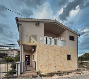 SV. FILIP I JAKOV - Kuća katnica s pogledom na more - 165m2 - Sveti Filip i Jakov