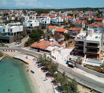 ZADAR - DIKLO - Dvosoban stan S2 u prizemlju s bazenom 1. red do mora - 166,25m2 - Diklo, Zadar