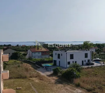 PRIVLAKA - Troetažni stan, novogradnja - 124m2