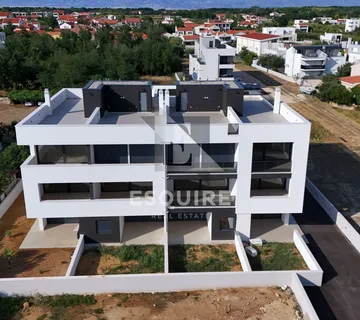PRIVLAKA - Dvosoban stan S2 s vrtom, useljivo - 89m2