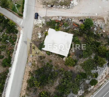 POLAČA – Građevinsko zemljište od 400 m2 sa započetom gradnjom !!