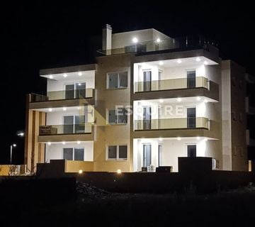 PAG - POVLJANA Dvosoban apartman s vrtom - 77m2 - cover