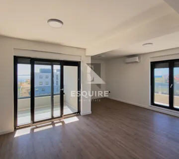 PRIVLAKA - Penthouse S5 s bazenom i pogledom na more - 90m2
