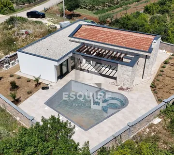 ZADAR - DEBELJAK Trosobna vila s bazenom - 145m2 - Debeljak, Sukošan