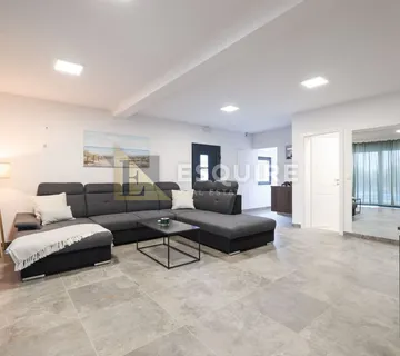 VIR - Luksuzna vila s bazenom 150m od plaže - 255m2