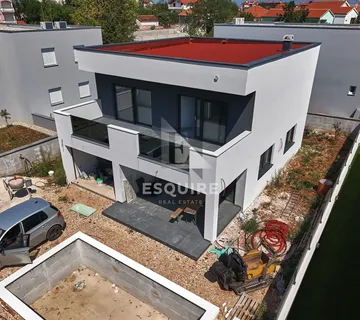 ZATON - Na prodaju luksuzna samostojeća vila s bazenom i garažom!! - Zaton, Nin