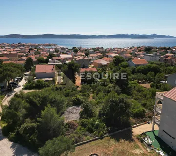 BIBINJE - GRAĐEVINSKO ZEMLJIŠTE OD 625 m2 S POGLEDOM NA MORE !!