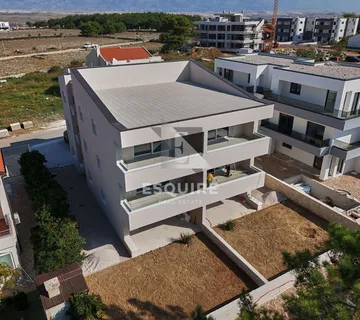 PAG - POVLJANA - Dvosoban stan S2 s vrtom - 94m2