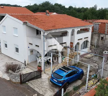 VIR - Apartmanska kuća sa 4 stambene jedinice - 243m2