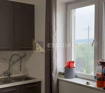 SUKOŠAN . dvosoban namješten uređen apartman na 1. katu!!!