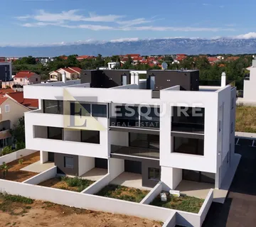 PRIVLAKA - Dvosoban stan S3 s vrtom, USELJIVO- 88m2