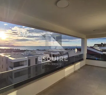 DIKLOVAC - Luksuzan trosoban penthouse, garaža - 155m2 - Zadar