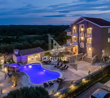 ZATON - Luksuzna vila s bazenom, 8 spavaćih soba - 385m2 - Zaton, Nin