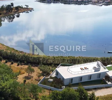 NIN - Ekskluzivna vila - prvi red uz pješćanu plažu