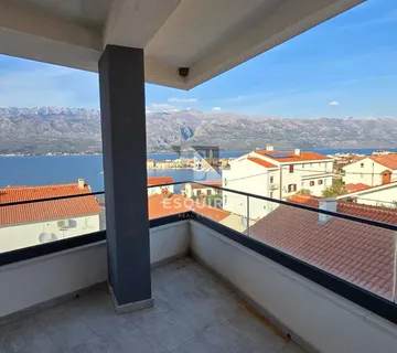Vinjerac - trosoban penthouse s krovnom terasom i panoramskim pogledom na more!! - Vinjerac, Posedarje