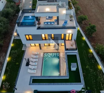 ZATON - Luksuzna četverosobna vila, 2 bazena - 234m2 - Zaton, Nin