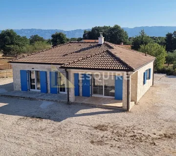 NIN - NINSKI STANOVI Kamena prizemnica uz more - 107m2 - Ninski Stanovi, Nin