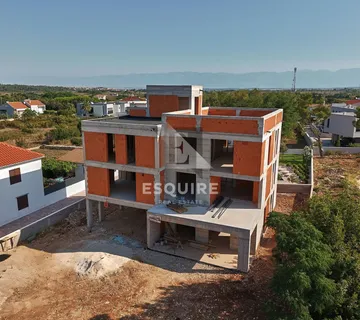 ZATON – prostrani apartman s vrtom i terasom u mirnom okruženju!! - Zaton, Nin