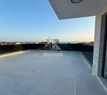 PRIVLAKA - Trosoban Penthouse S5 - 80m od mora