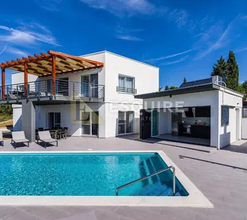 DIKLO - Vila s bazenom i panoramskim pogledom na more i otoke - 200m2 - Diklo, Zadar